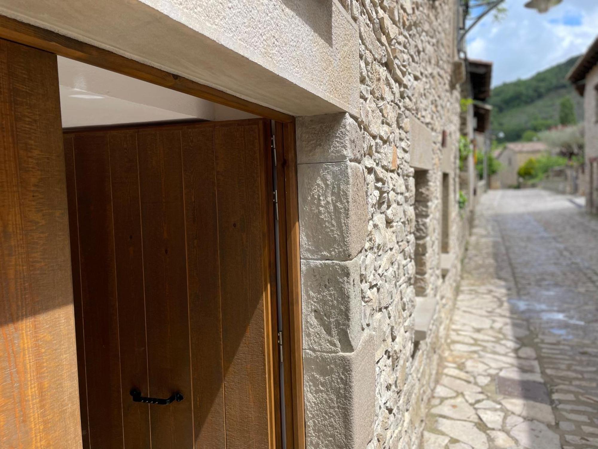 Tavertet Un Poble Precios Ngoại thất bức ảnh